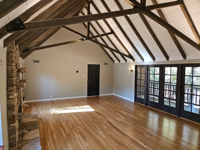 Building Photo - Stunning 1 Bed 1.5 Bath Naglee Park Home W...
