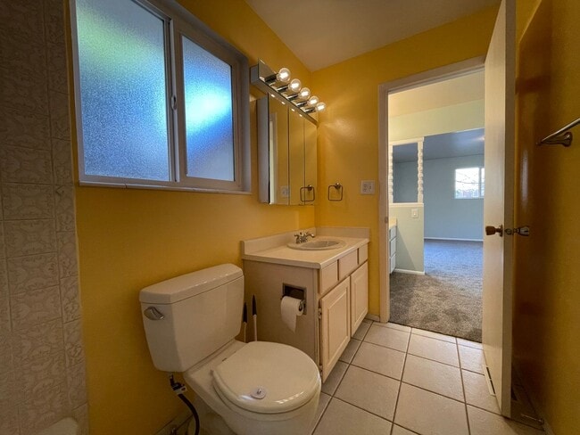 Building Photo - Spacious House on the Northeast Bench in Orem