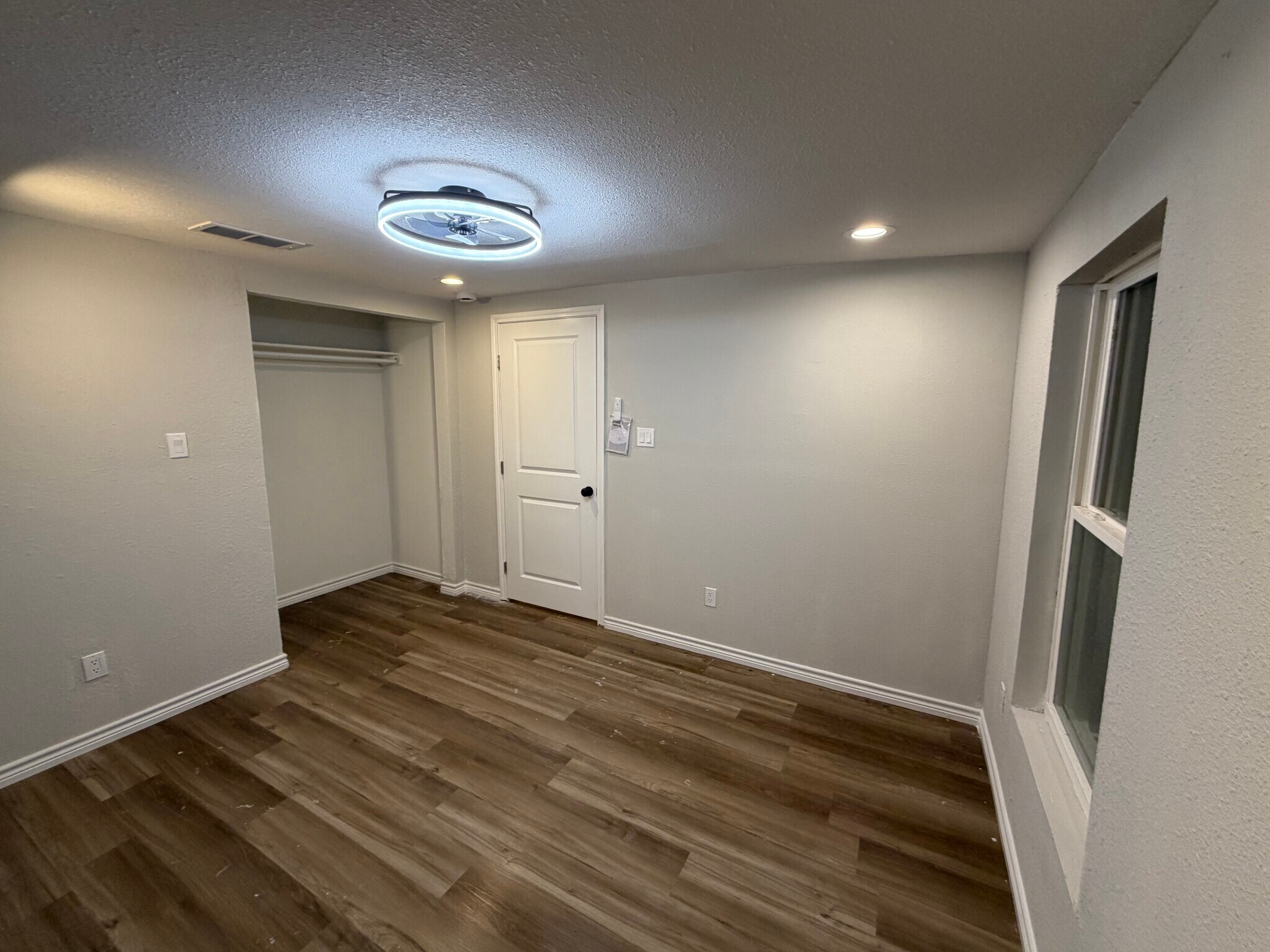 Building Photo - 2006 Cates St