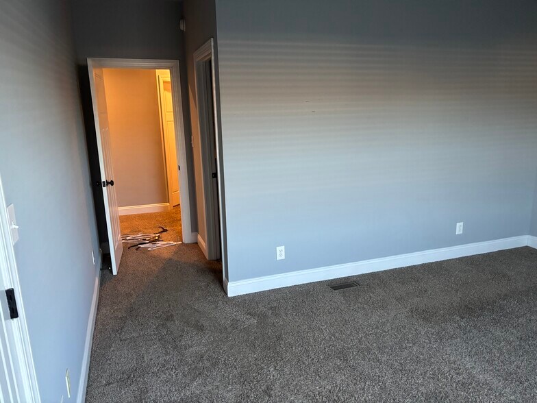 Main Bedroom(1) - 107 Portico St