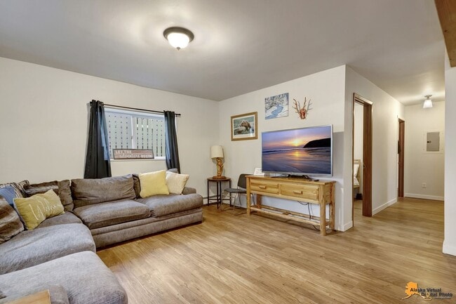 Building Photo - Fully Furnished 3BR Home | Prime Location for JBER & UMED
