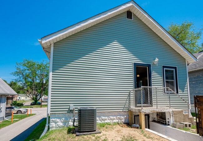 Building Photo - 4204 Hale Ave