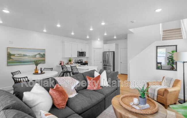 Building Photo - 226 W 925 N