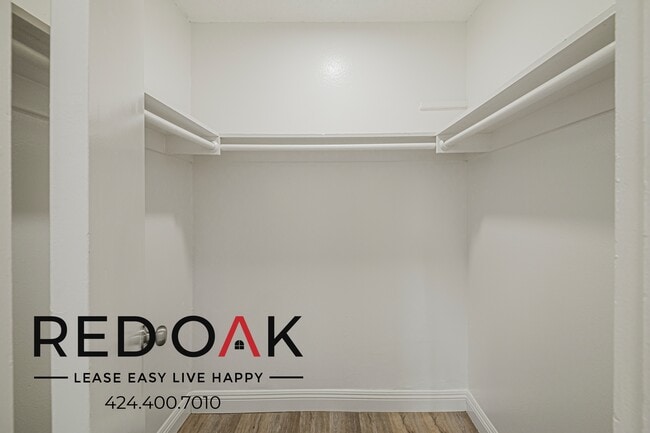 Building Photo - 9254 Palm St