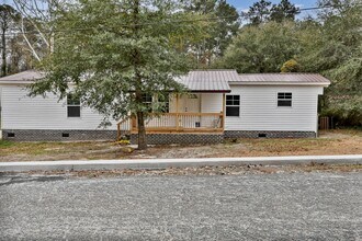 Building Photo - Completely Remodeled 3BR Home in Lexington with Granite Countertops & New Stainless Steel Appliances