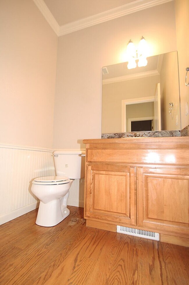 Building Photo - UPDATED CHAFFEY 4 BEDROOOM KINGSTON HOME F...