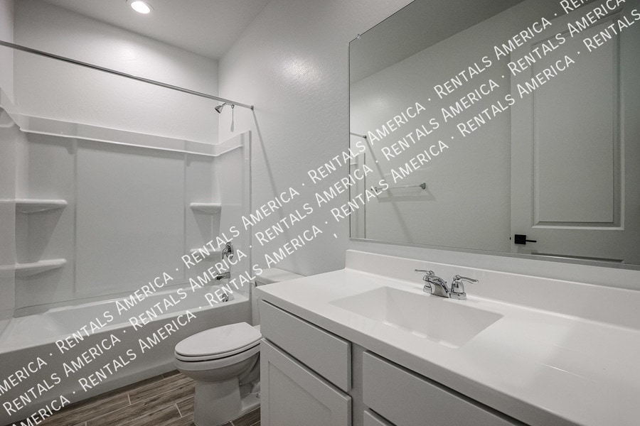 Building Photo - 9429 E Spiral Ave