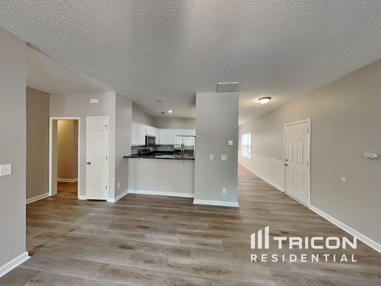 Building Photo - 227 Piedmont Dr