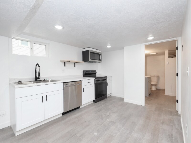 Building Photo - 2867 Kiesel Ave