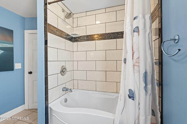 Building Photo - 49 Franklin Ave