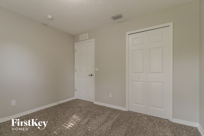 Building Photo - 2417 Larkwood Rd