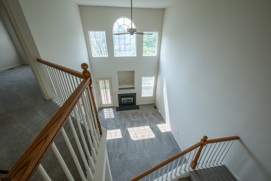 Building Photo - 335 Wheatfield Cir