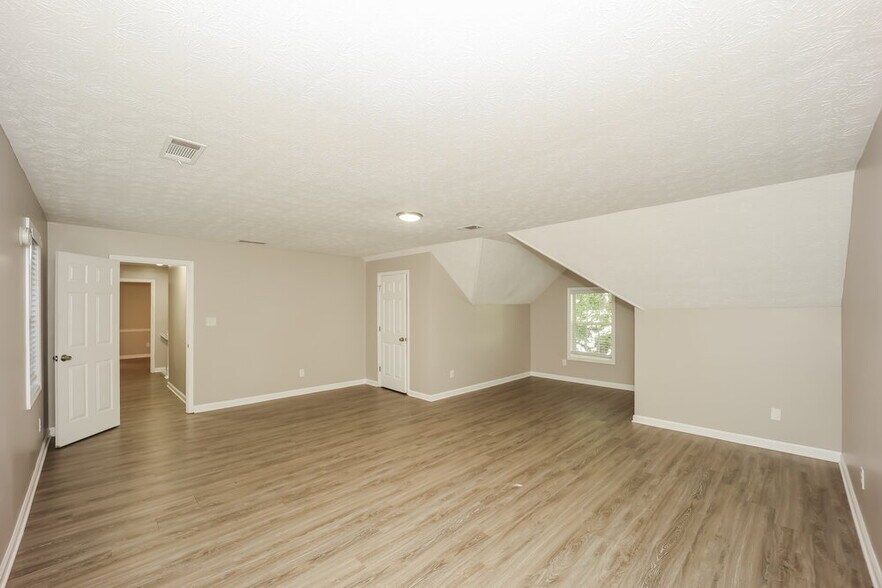 Building Photo - 110 Park Pl Ct