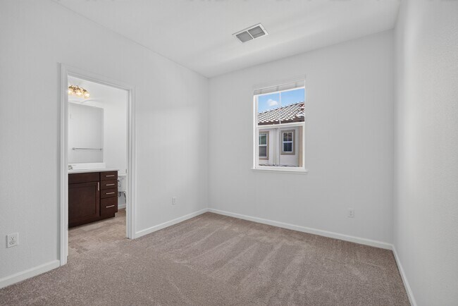 Building Photo - 630 Barcelona Loop