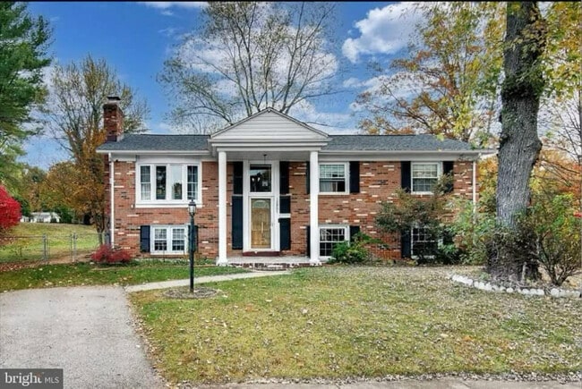 Primary Photo - 13907 Grove Ct
