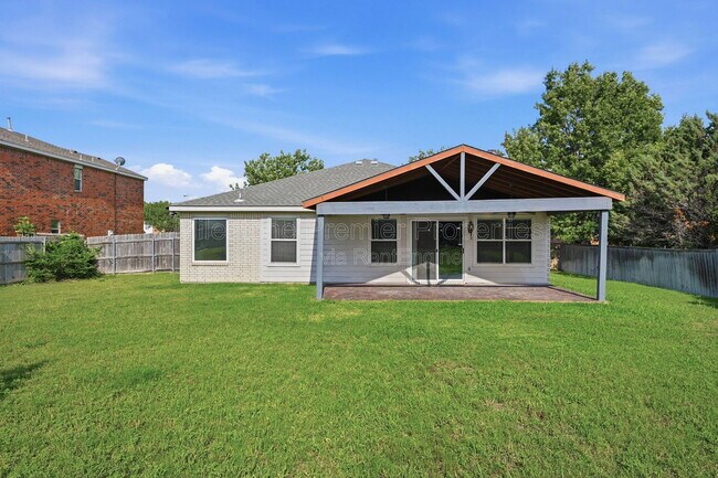 Building Photo - 2304 Pheasant Run