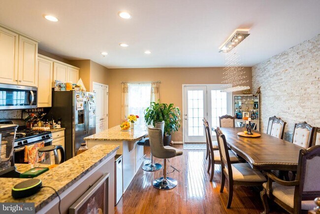 Building Photo - 7855 Port Capital Dr