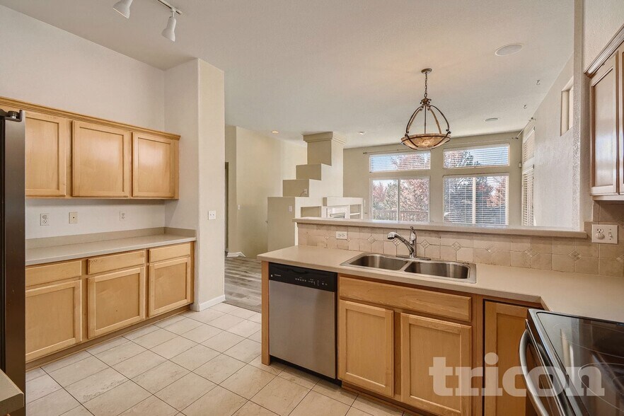 Building Photo - 5971 S Zeno Ct