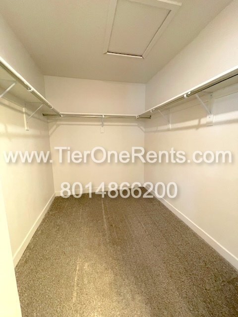 Building Photo - This property offers a NO DEPOSIT option a...