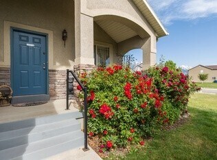 Building Photo - 729 Apple Grove Ln