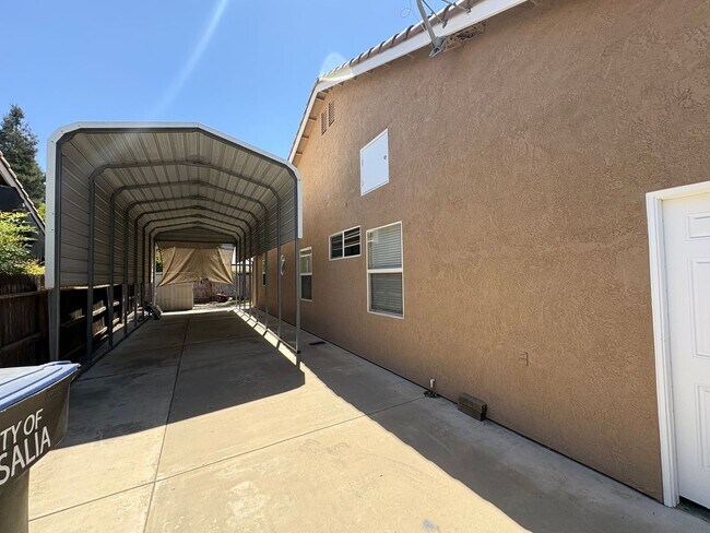 Building Photo - 1523 E Monte Vista Ct
