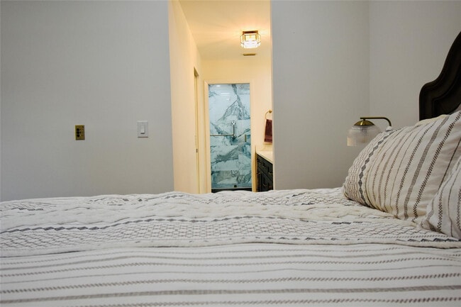 Building Photo - 7917 La Mirada Dr