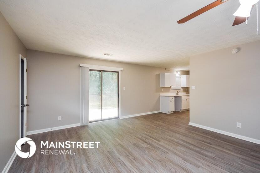 Building Photo - 4585 Old Lake Dr