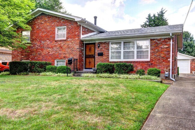 Primary Photo - Available NOW - 4 beds/ 2 baths - $2,000/mo