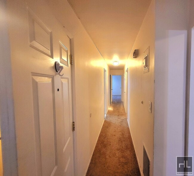 Building Photo - GOTHIC DRIVE