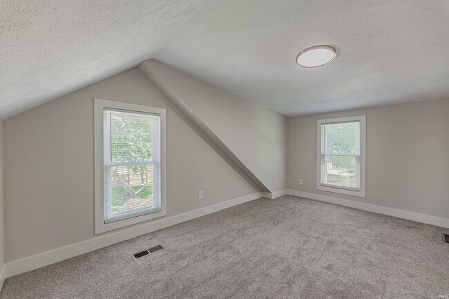 Building Photo - 2200 Vogel Rd