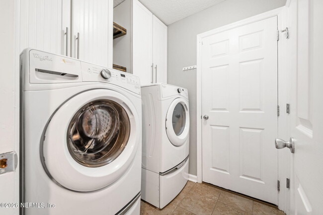 Building Photo - 7377 Benes Trail