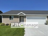 Building Photo - 3 Bed, 2 Bath Town Home w/ 2 Car Garage - Idaho Falls