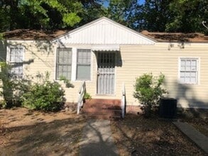 Building Photo - 2624 S Allen Dr