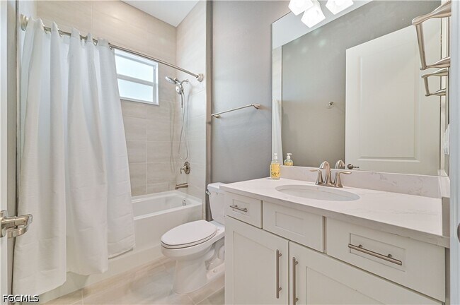 Building Photo - 13699 Blue Bay Cir