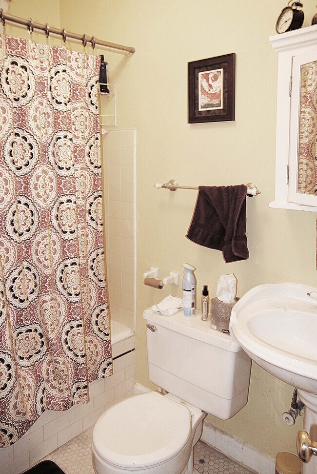 New bathroom - 534 Fairbanks Ave