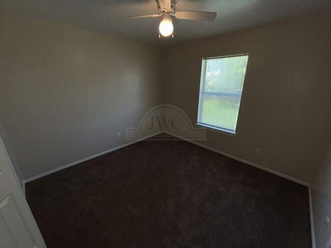 Building Photo - 3816 Sawtooth Dr