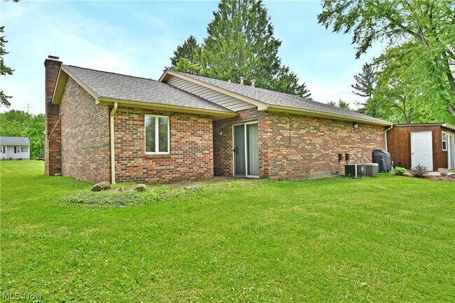 Building Photo - 2237 Cadwallader Sonk Rd