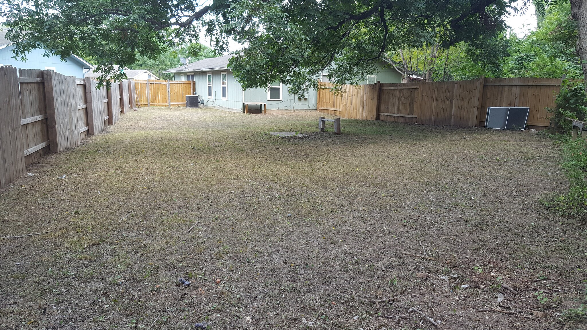 Large Back Yard - 902-B Bret Ln