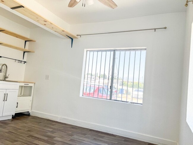 Building Photo - 2815 1st St