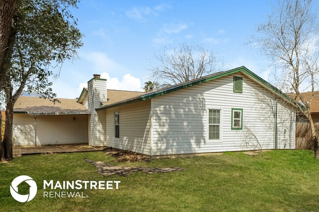 Building Photo - 5934 Lake Bank St