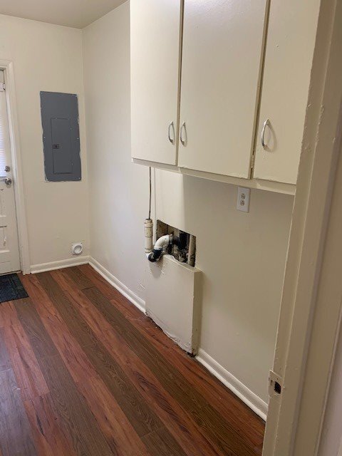 Building Photo - Unique 4 bedroom home available NOW