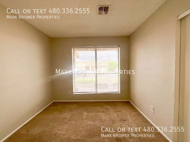 Building Photo - 1349 W Gila Ln