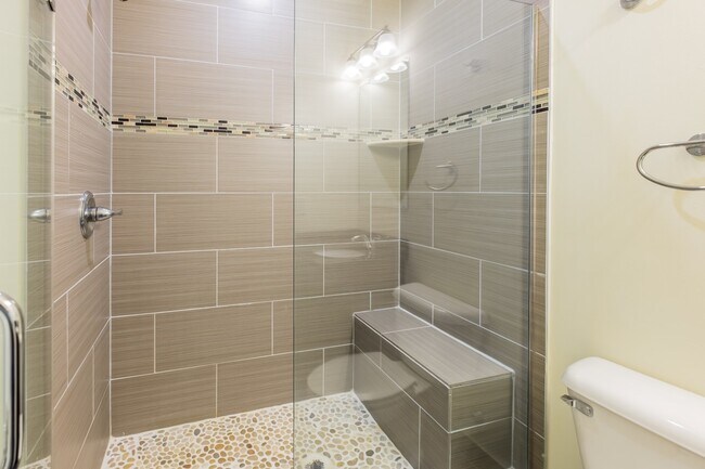 Building Photo - 1541 Ogden St