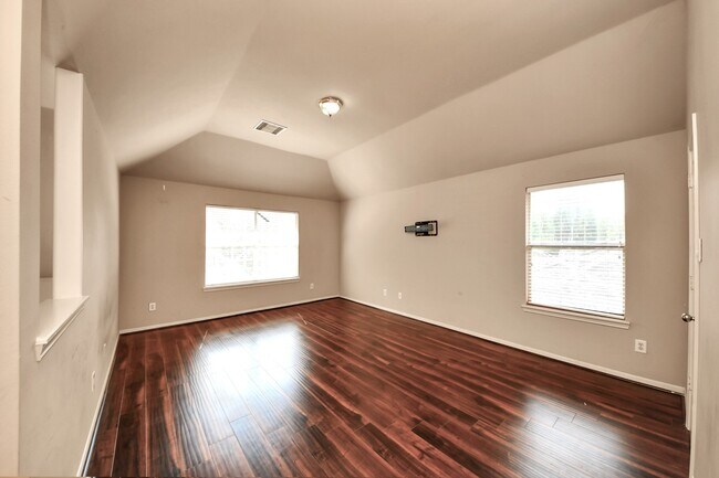 Building Photo - 1607 Parkview Ln