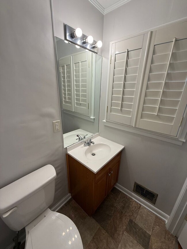 Building Photo - 2118 Glen Davis Rd