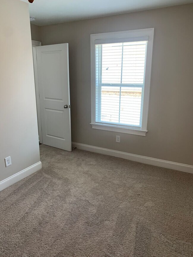 Building Photo - 1960 Armistead Ln