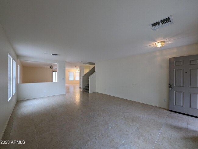 Building Photo - 3215 W St Anne Ave