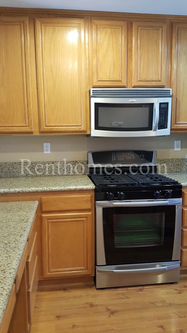 Building Photo - Carmel Valley, 3710 Mykonos Ln #171, AC, Granite Counters, Attached 2 Car Garage, Community Pool,...