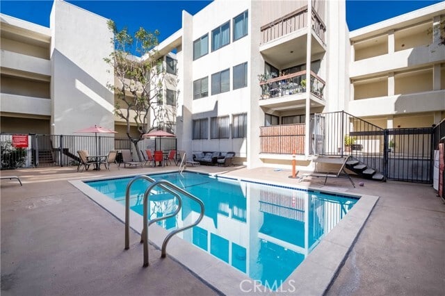 Building Photo - 1305 N Columbus Ave