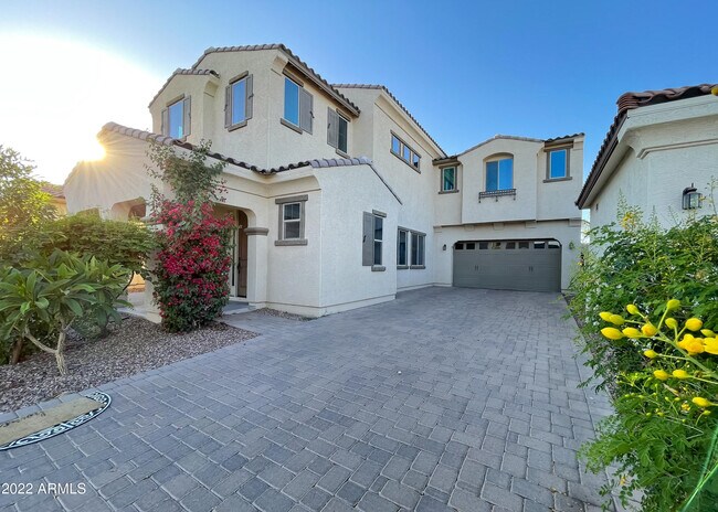 Building Photo - 2902 E Ebony Dr